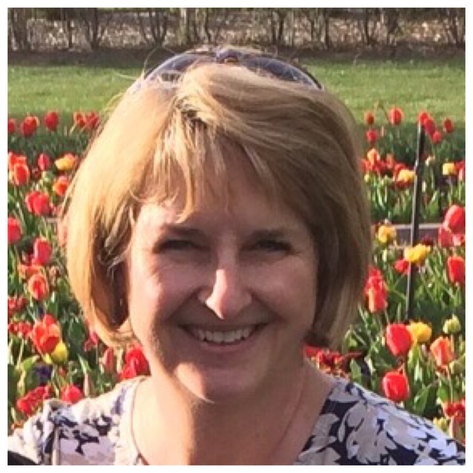 Thanks for visiting My Flower Journal where I share my love of flowers, gardens and creating all kinds of flower art-Tammy Northrup